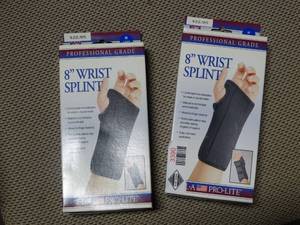 lot 3390 image: Lot of 2 Fla orthopedics 8 Wrist Splint - Left and Right Hand - Size Medium