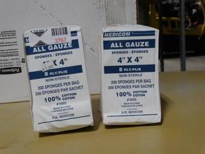 lot 3767 image: Lot of Medicom All Gauze Sponges