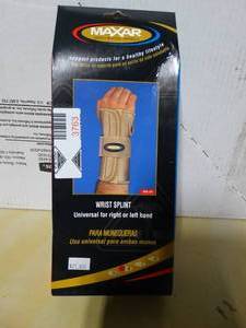 lot 3763 image: Maxar Wrist Splint-  Size Medium