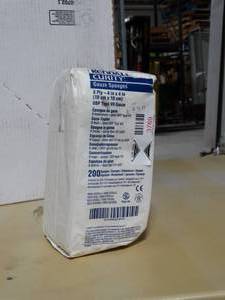 lot 3769 image: Lot of Kendall Curity Gauze Pads