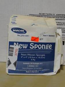 lot 3770 image: Lot of Invacare Non-Woven Sponges