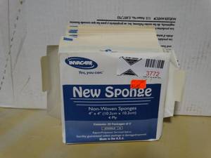 lot 3772 image: Lot of Invacare Non-Woven Sponges