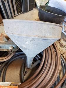 lot 5065 image: Parmak Electric Fencer, Rain Guard 12in Tubing, Sifter