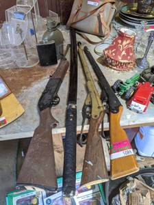lot 5086 image: Flasks, Pellet Gun And BB Guns, Fantasy Master Samurai Sword