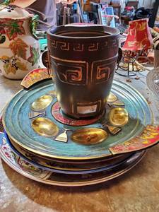 lot 5091 image: Aztec Pot, Charger Plates