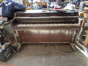 lot 5141 image: Hallet, Davis And Co Upright Piano