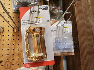 lot 5146 image: Door Chain, Silicone, Suction Cups