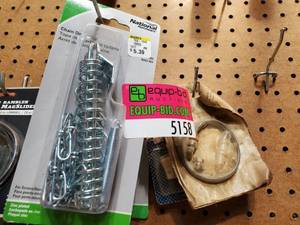 lot 5158 image: Chain Door Stop, Lamp Cord