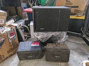 lot 5173 image: (4) Bose Speakers, Two Direct Reflecting Speakers 201 Series III, Two Music Monitors Model 101 Series II
