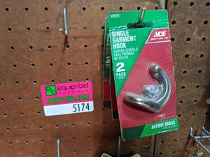 lot 5174 image: Single Garment Hooks, Door Viewers 180 And 160 Degrees, Flush Lever