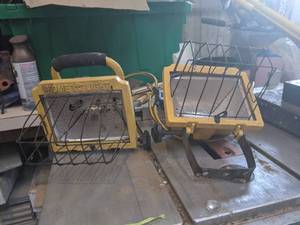 lot 5193 image: (2) Work Lights
