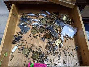 lot 5207 image: Assorted Hardware