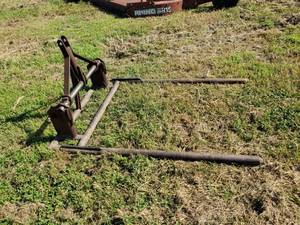 lot 1371 image: 3PT Bale Spear&nbsp