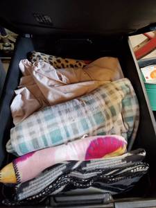 lot 5003 image: Tote Of Blankets