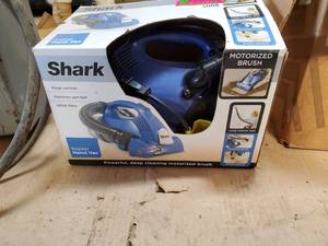 lot 5008 image: Shark Bagless Hand Vac