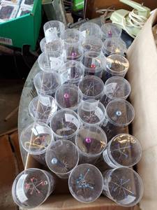 lot 5018 image: (27) Scalp Massagers