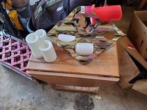 lot 5024 image: Metal Hanging Candle Holder, Small End Table