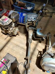 lot 5061 image: Blue Ribbon Champion Boat Engine