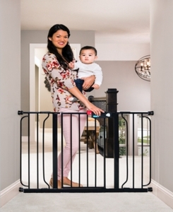 lot 1067 image: Regalo Extra Wide Easy Step Metal Walk Through Baby Gate - Black