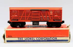 lot 4151 image: Lionel Train 3656 Operating Cattle Car in Original Box