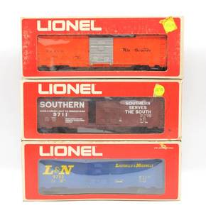 lot 4167 image: Lionel Train Lot of 3 Box Cars in Original Boxes - 6-9705, 6-9711, and 6-9752