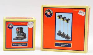 lot 4206 image: Lionel 6-12883 #148 Dwarf Signal and 6-14071 #70 Yard Lights - Both are New in Box