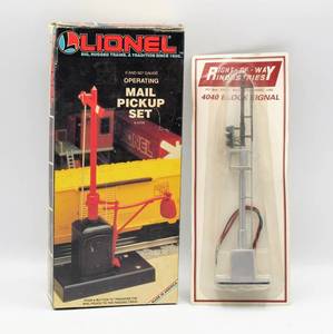 lot 4210 image: Lionel No. 6-12729 Operating Mail Pickup Set and 4040 Block Signal - Both are in Original Packaging