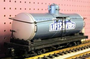 lot 4264 image: Bachmann Lifesavers Billboard Tank Car BLT 11-89 - G Scale