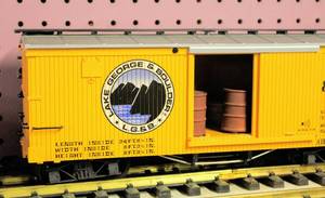 lot 4266 image: LGB 43672 Lake George & Boulder Box Car - G Scale