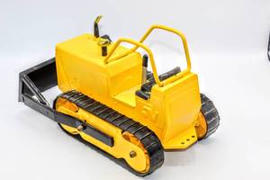 lot 4331 image: Vintage Nylint Pressed Steel Bulldozer 14 Long