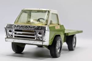 lot 4310 image: Vintage Nylint Pressed Steel Truck Flat Bed Truck 14 Long