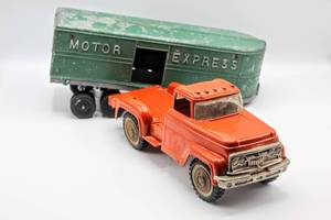 lot 4316 image: Vintage Hubley 800 Steel Pickup Truck and Vintage Hubley Kiddie Toy Steel Motor Express 500 Series Trailer