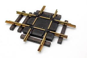 lot 4352 image: LGB 1990 1310 Cross Track and assorted train parts