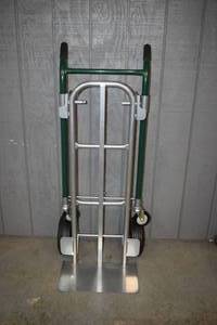 lot 6 image: Convertible Hand Truck Dolly