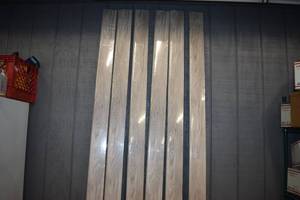 lot 31 image: 6 Pieces Engage Genesis Profile Mount Flush Stair Nose 95