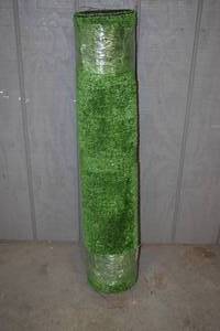 lot 48 image: Artificial Grass Rug 39 x 12.5 Foot