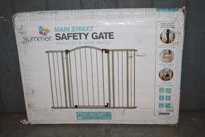 lot 132 image: Summer Main Street Safety Gate X-tra Tall and Wide