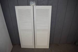 lot 51 image: Pair Mid America Siding White Vinly Shutters