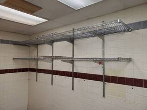 lot 4552 image: Metal Shelving