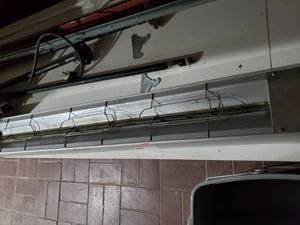 lot 4561 image: 4ft Food Warmer Light