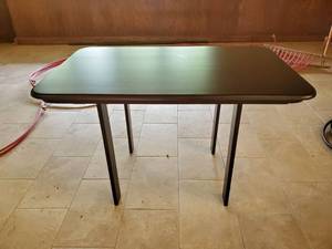 lot 4623 image: 46in x 30in Dining Table