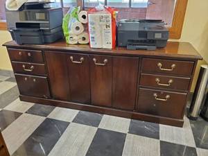 lot 4627 image: Wood Credenza