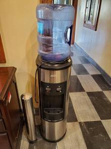 lot 4628 image: Sunbeam Water Cooler