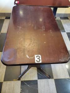 lot 4630 image: 46in x 29in Table
