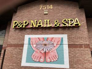 lot 4645 image: P&P Nail & Spa Outdoor Sign