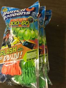 lot 9571 image: 300 Water balloons