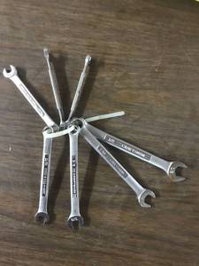 lot 9581 image: Combination end wrenches