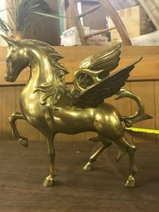 lot 9589 image: Brass Pegasus home decor