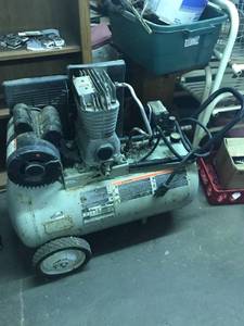 lot 9614 image: air compressor. no hose. works
