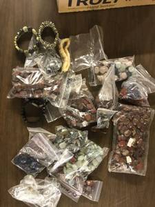 lot 9619 image: lot of crafting beads